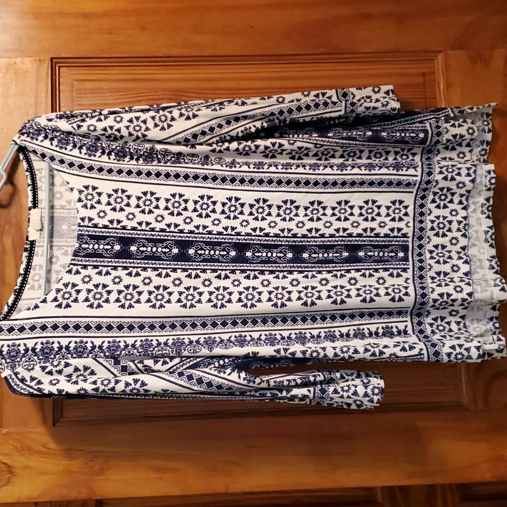 Cupio White and Blue Scoop Neck Long Sleeve Tee